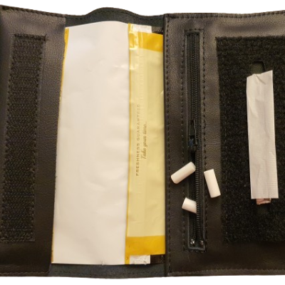 Kožna torbica za duvan sa posebnim pregradama za pribor